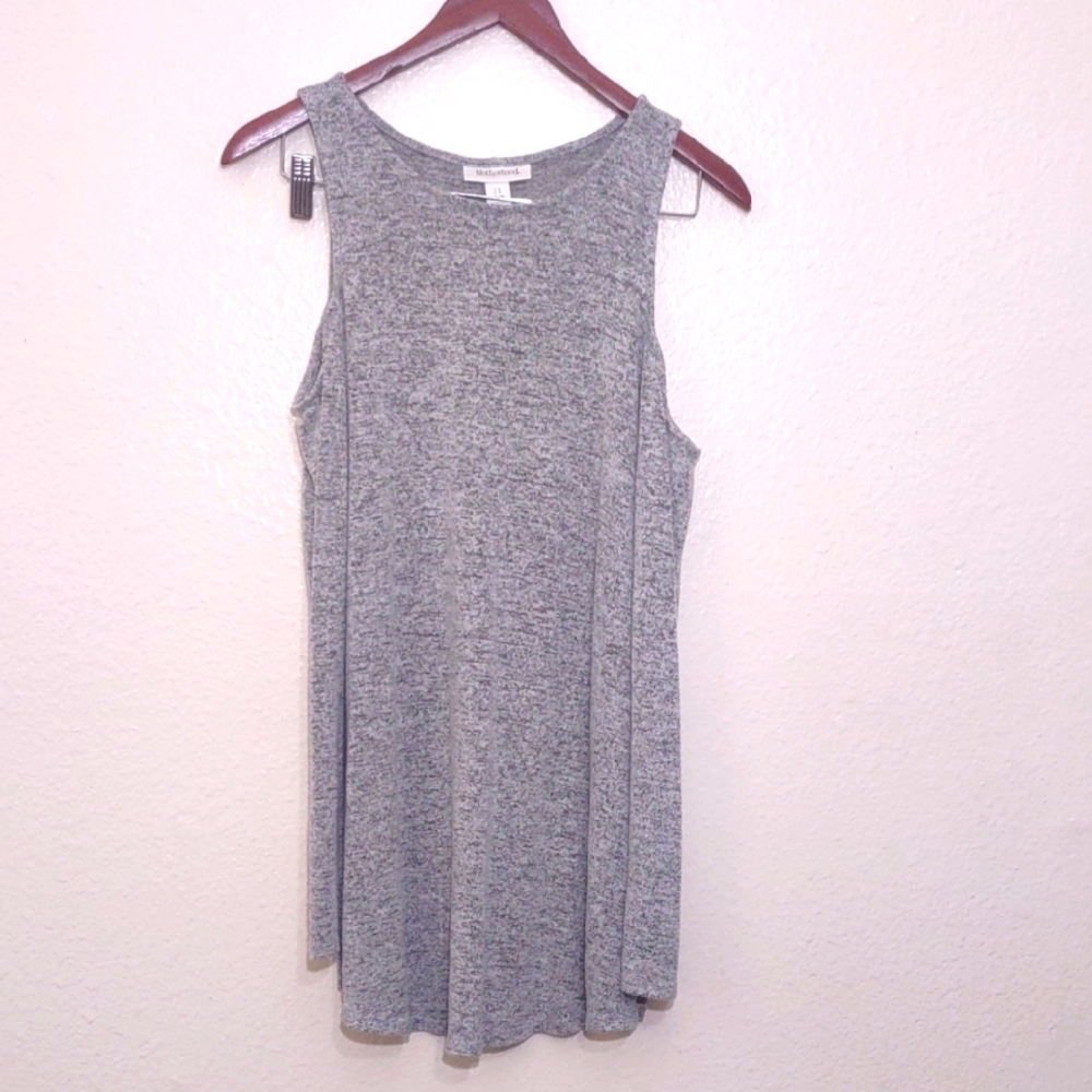 SLIGHTLY USED SIZE S MOTHERHOOD MATERNITY COLOR GRAY LONG SLEEVE COLD SHOULDER